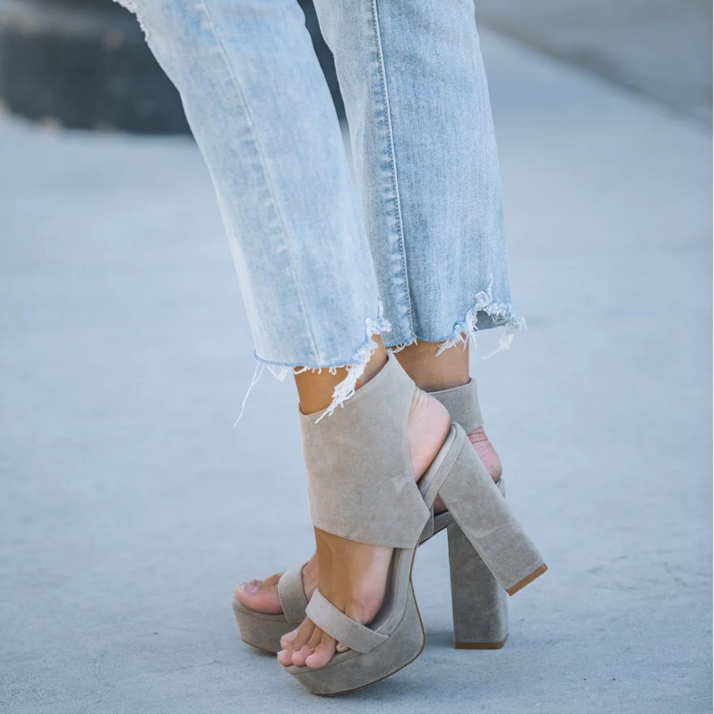 ELSIE HEELED FAUX SUEDE PLATFORM SANDAL - DARK TAUPE